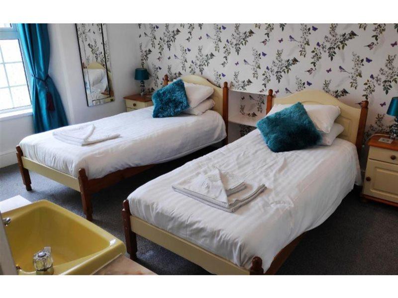 Elnor Guest House Лискард Екстериор снимка