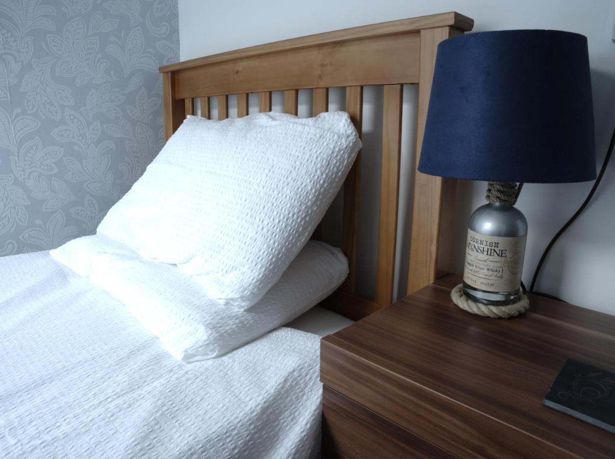 Elnor Guest House Лискард Екстериор снимка