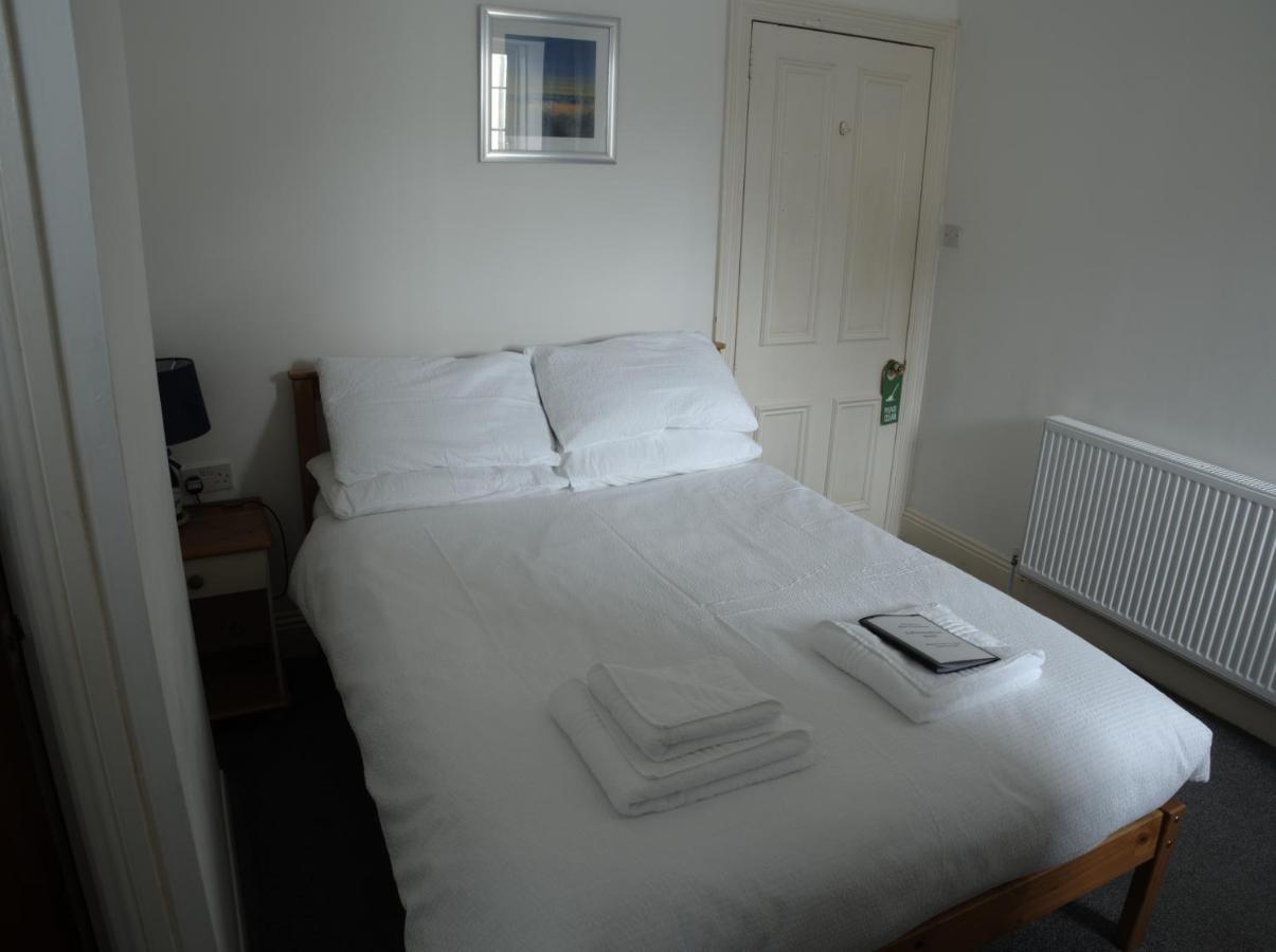 Elnor Guest House Лискард Екстериор снимка