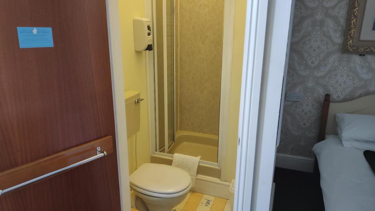 Elnor Guest House Лискард Екстериор снимка