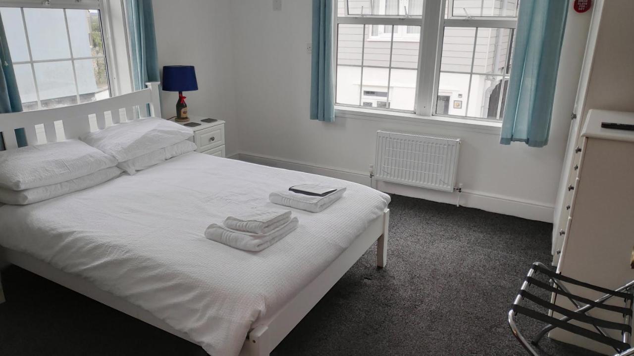 Elnor Guest House Лискард Екстериор снимка